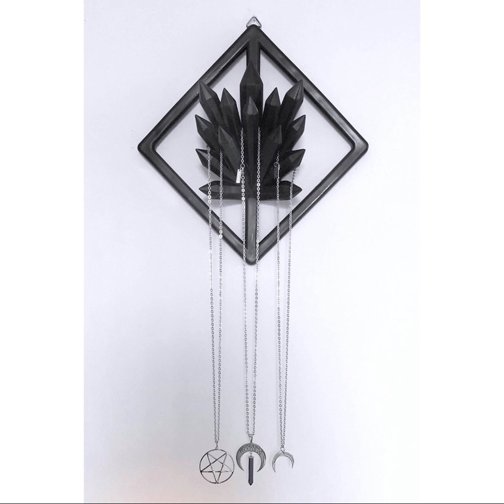 KILLSTAR CRYSTAL WALL HANGER